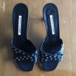 NWOT Manolo Blahnik BlacK Leather Mules
